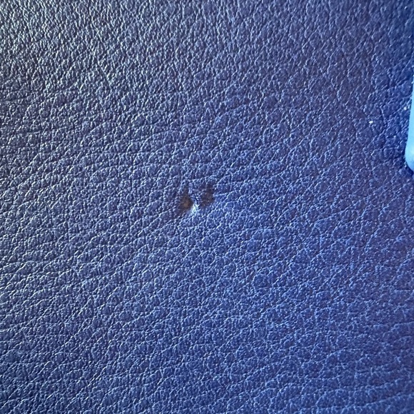 Elegant Blue Tote Bag – Tassel Accent & Detachable Strap - Picture 2 of 5